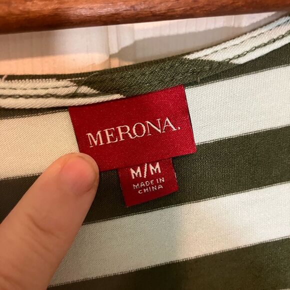 Merona faux wrap, maxi dress, excellent condition, size medium - Picture 2 of 3